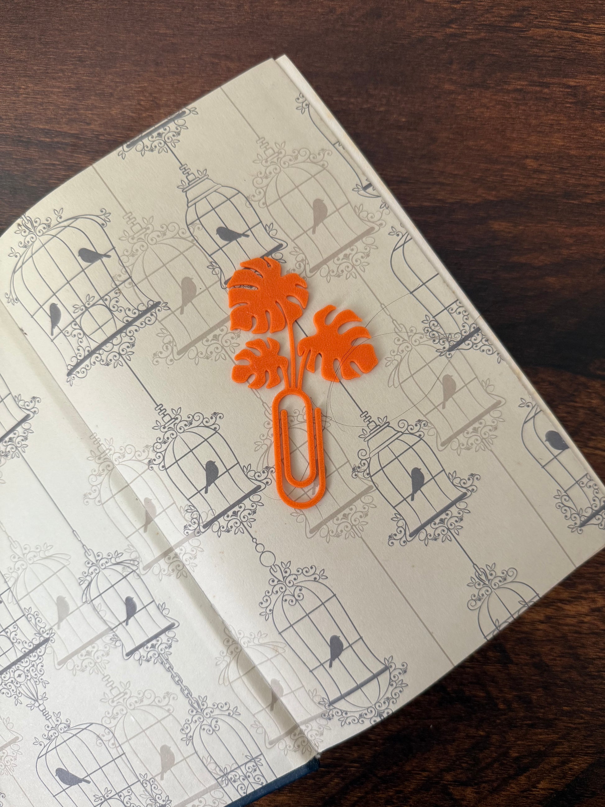 Leaf & Let Read – Clip-On Bookmark