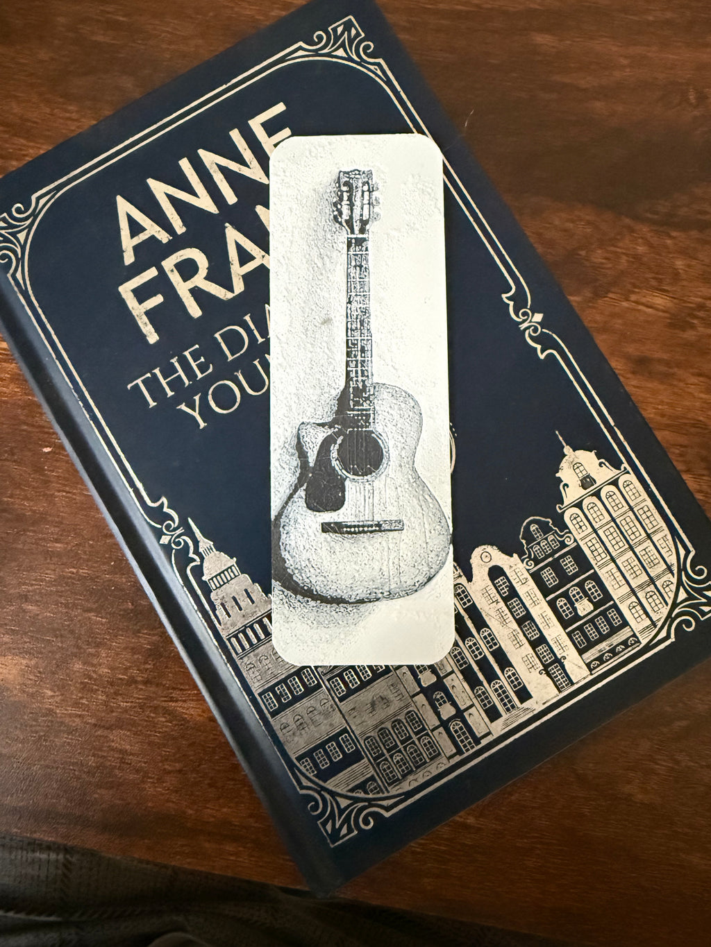 Strumline – The Guitar Bookmark